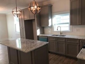 21 Metairie Ct in Metairie, LA - Building Photo - Building Photo