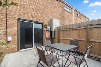 1107 E Ocean View Ave in Norfolk, VA - Building Photo - Building Photo