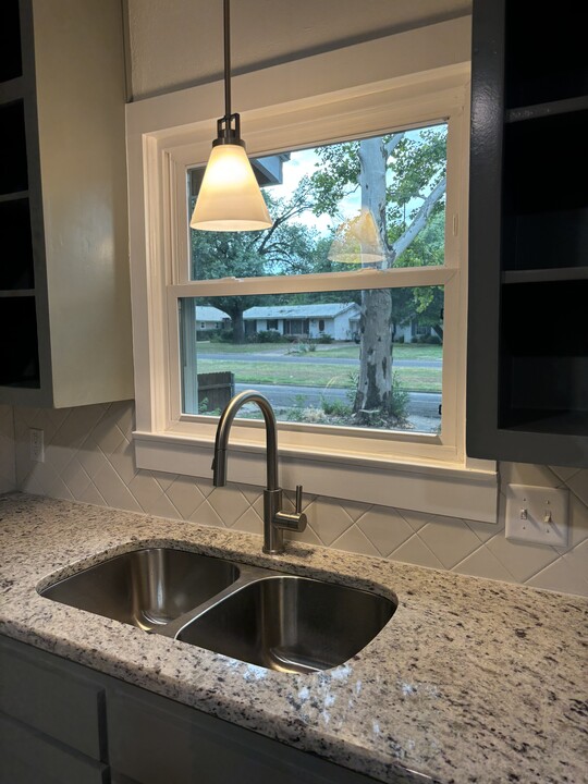 3900 Sanger Ave in Waco, TX - Building Photo