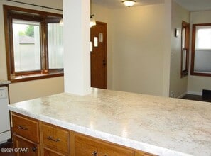 1712 5th Ave N in Grand Forks, ND - Building Photo - Building Photo