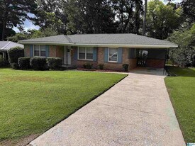 1337 McCoy St in Irondale, AL - Building Photo