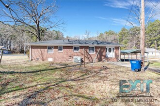 215 Lincoln Ave in Jarratt, VA - Building Photo - Building Photo