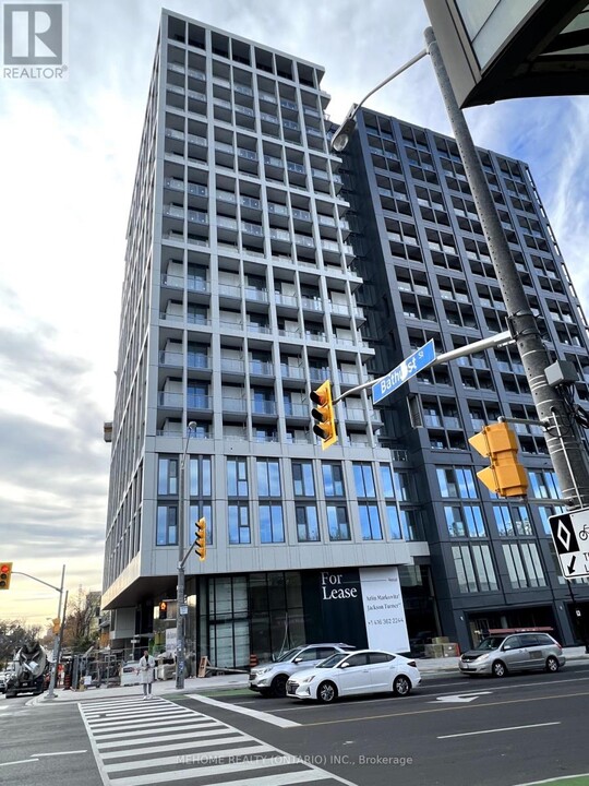 2020-2020 Bathurst St in Toronto, ON - Building Photo