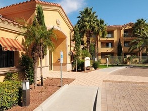 Mandarina in Phoenix, AZ - Foto de edificio - Building Photo