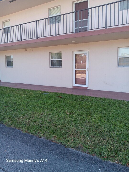 200 Bonnie Blvd in Palm Springs, FL - Building Photo