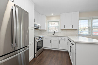 10917 S Lloyd Dr in Worth, IL - Building Photo - Building Photo
