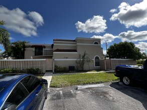 3670 Village Dr in Delray Beach, FL - Building Photo - Building Photo