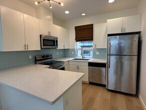 5950 California Ave SW in Seattle, WA - Building Photo - Building Photo