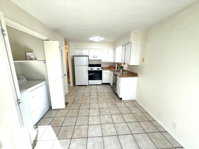 4570 S 200 E in Murray, UT - Building Photo - Building Photo