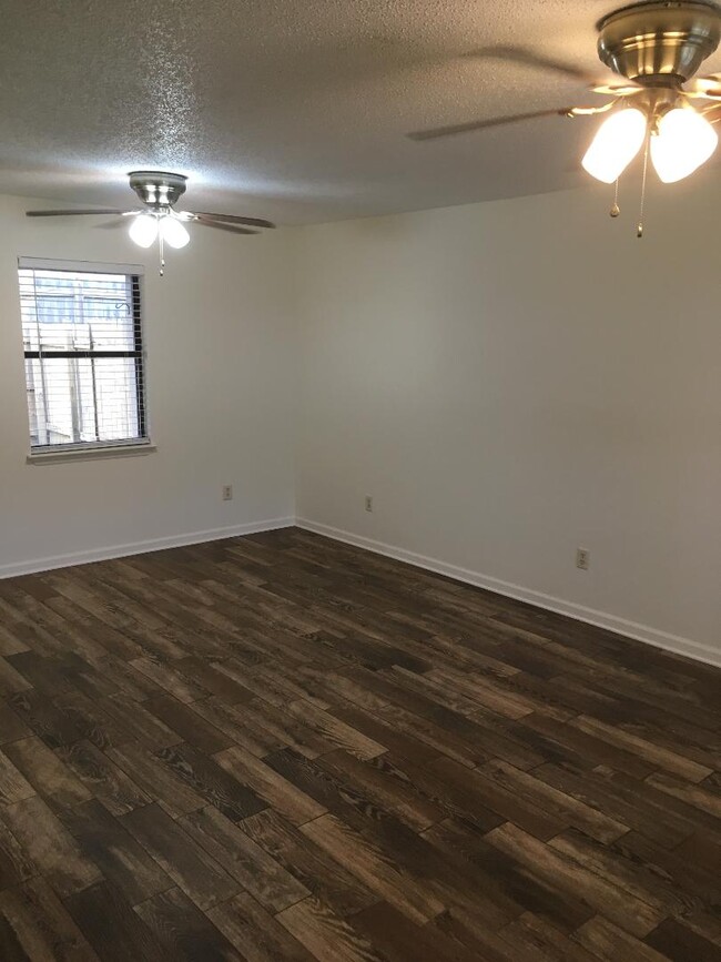 101 Harding Rd, Unit COZY SECLUDED PATIO HOME in Niceville, FL - Building Photo - Building Photo