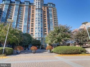 8220 Crestwood Heights Dr, Unit 1916 in McLean, VA - Building Photo - Building Photo
