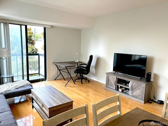 1 Daniel Burnham Ct in San Francisco, CA - Building Photo - Building Photo