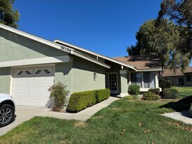 39119 Village 39 in Camarillo, CA - Building Photo