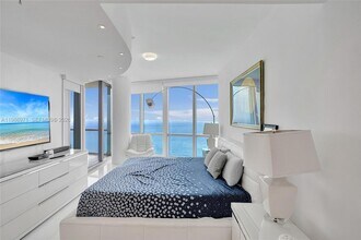 17121 Collins Ave, Unit 3206 in Sunny Isles Beach, FL - Building Photo - Building Photo