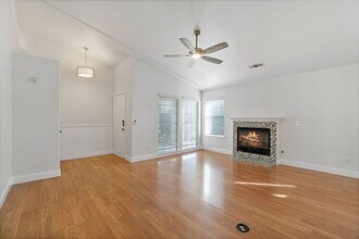 8884 N Del Mar Ave in Fresno, CA - Building Photo - Building Photo