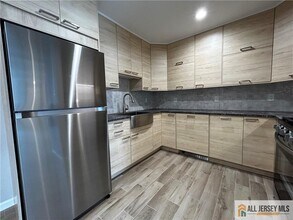 13 Sweetgum Ln in Monmouth Junction, NJ - Building Photo - Building Photo