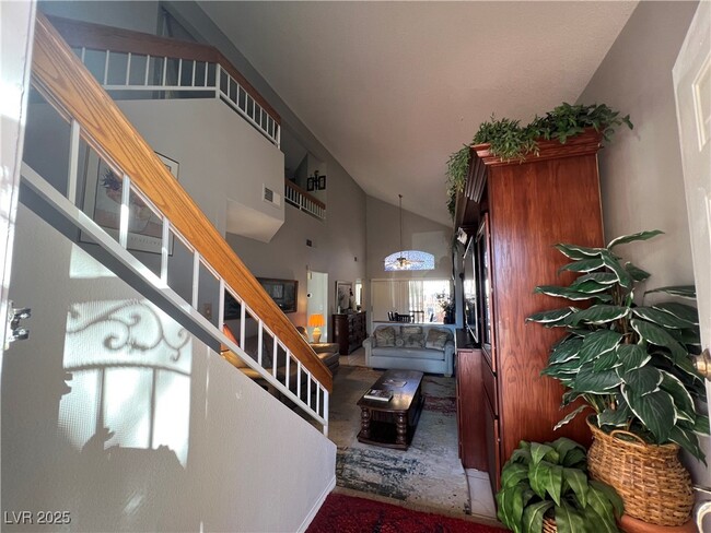 property at 2700 Kennington Cir