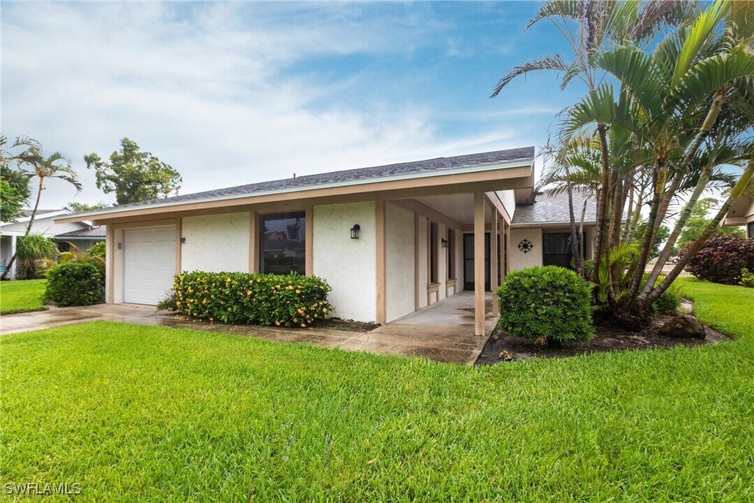16737 Pheasant Ct in Ft. Myers, FL - Building Photo
