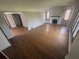 3718 Gridley Rd in Shaker Heights, OH - Building Photo