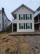 440 E Queen St in Chambersburg, PA - Building Photo