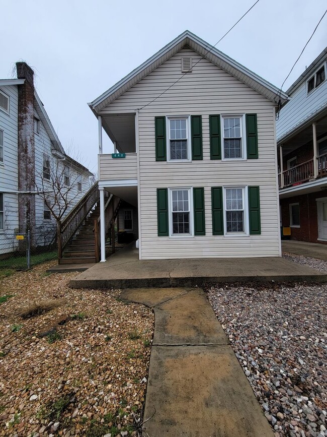 property at 440 E Queen St