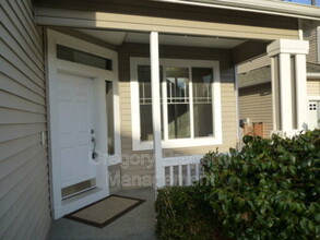 19724 78th Ave NE in Kenmore, WA - Building Photo - Building Photo