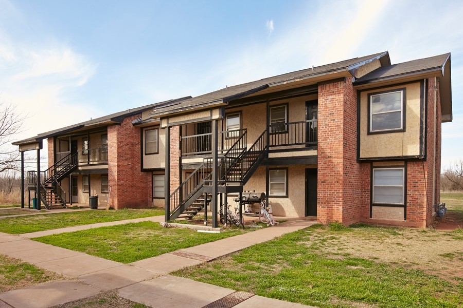 Live Oak Apartments in Stamford, TX - Building Photo