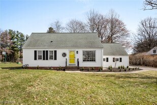 5205 Harper Rd in Solon, OH - Building Photo