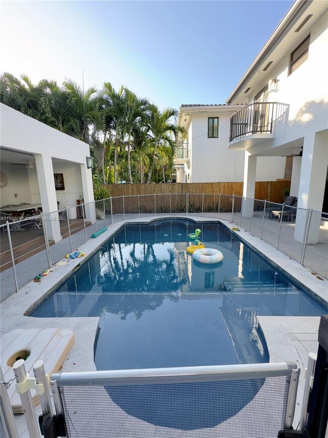 835 SW 22nd Rd in Miami, FL - Building Photo - Building Photo