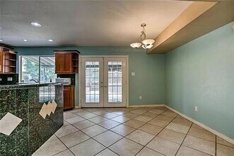 7801 Coldstream Dr in Austin, TX - Foto de edificio - Building Photo