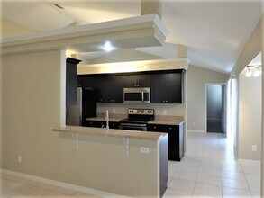 562 SW Badger Terrace in Port St. Lucie, FL - Building Photo - Building Photo