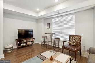818 N 16th St in Philadelphia, PA - Building Photo - Building Photo