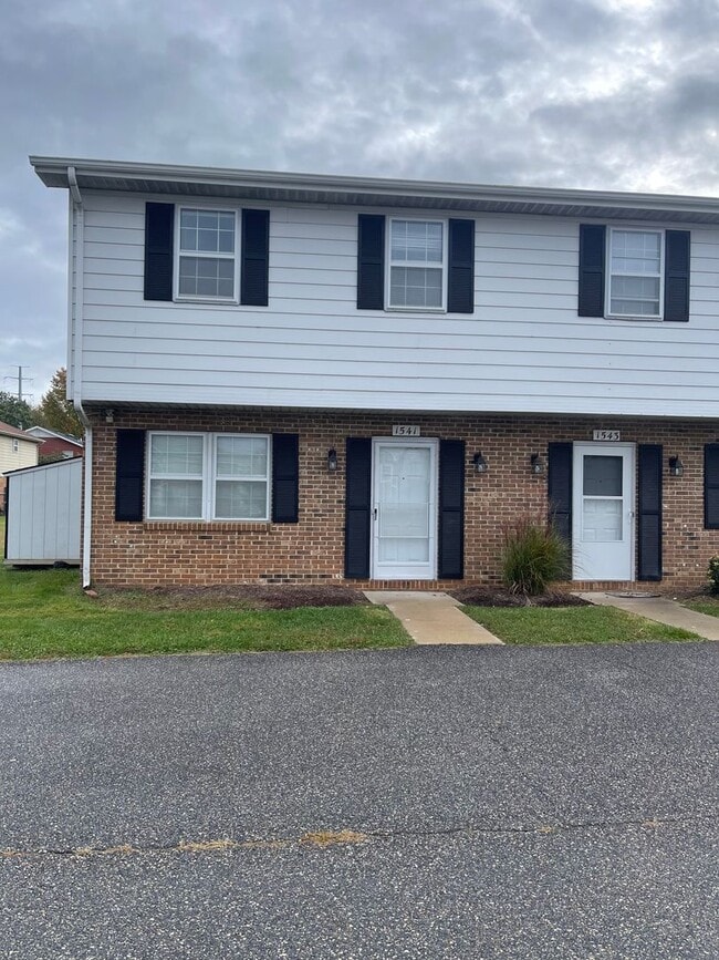 property at 1541 Port Republic Rd