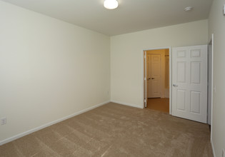 Adams Crossing in Waldorf, MD - Building Photo - Interior Photo