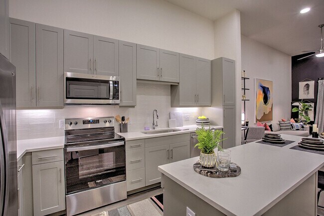 Ross + Peak in Dallas, TX - Building Photo - Building Photo