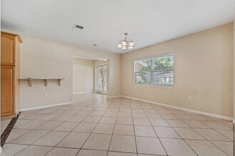 585 N Wayman St in Longwood, FL - Foto de edificio - Building Photo