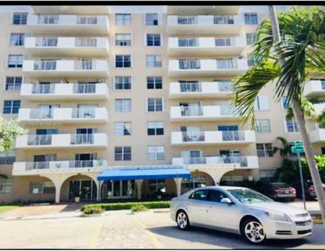 property at 1455 N Treasure Dr