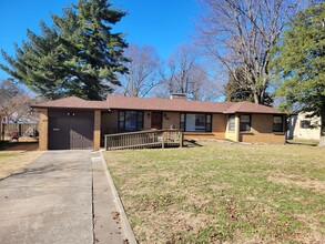 2055 S Dollison Ave in Springfield, MO - Building Photo - Building Photo