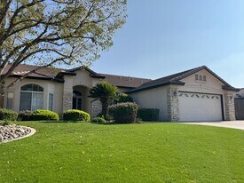 5402 Headlands Dr in Bakersfield, CA - Building Photo