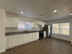 7122 Warrior Trail in San Antonio, TX - Building Photo - Building Photo