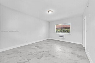 1839 Funston St-Unit -8 in Hollywood, FL - Building Photo - Building Photo