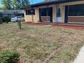 914 SE 18th Terrace in Gainesville, FL - Building Photo