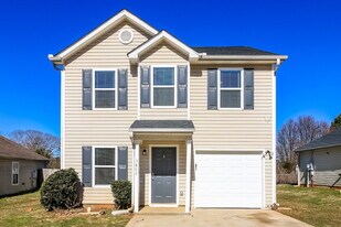 1611 Hallmark Hills Dr in Griffin, GA - Building Photo
