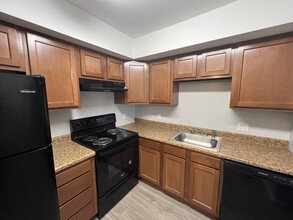 Fountainview East Apartments in Amherst, NY - Building Photo - Building Photo