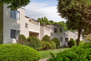 Sprucewood Apartments in Rocky Hill, CT - Building Photo