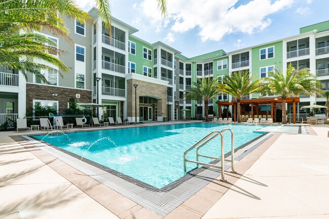 Trails at Hunters Lake in Tampa, FL - Building Photo - Building Photo