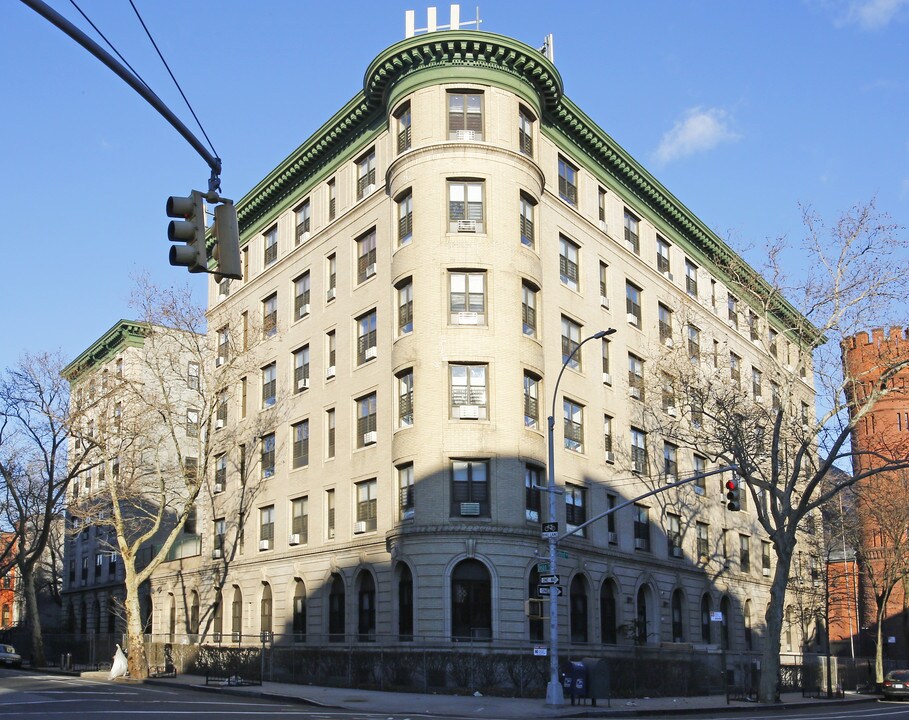 1350 Grant Sq in Brooklyn, NY - Foto de edificio