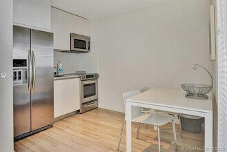 285 Sunrise Dr-Unit -101 in Key Biscayne, FL - Building Photo - Building Photo