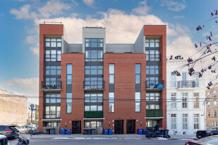 Greenpoint 282 in Brooklyn, NY - Foto de edificio - Building Photo