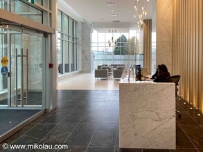 2085 Skyline Dr in Burnaby, BC - Building Photo - Building Photo